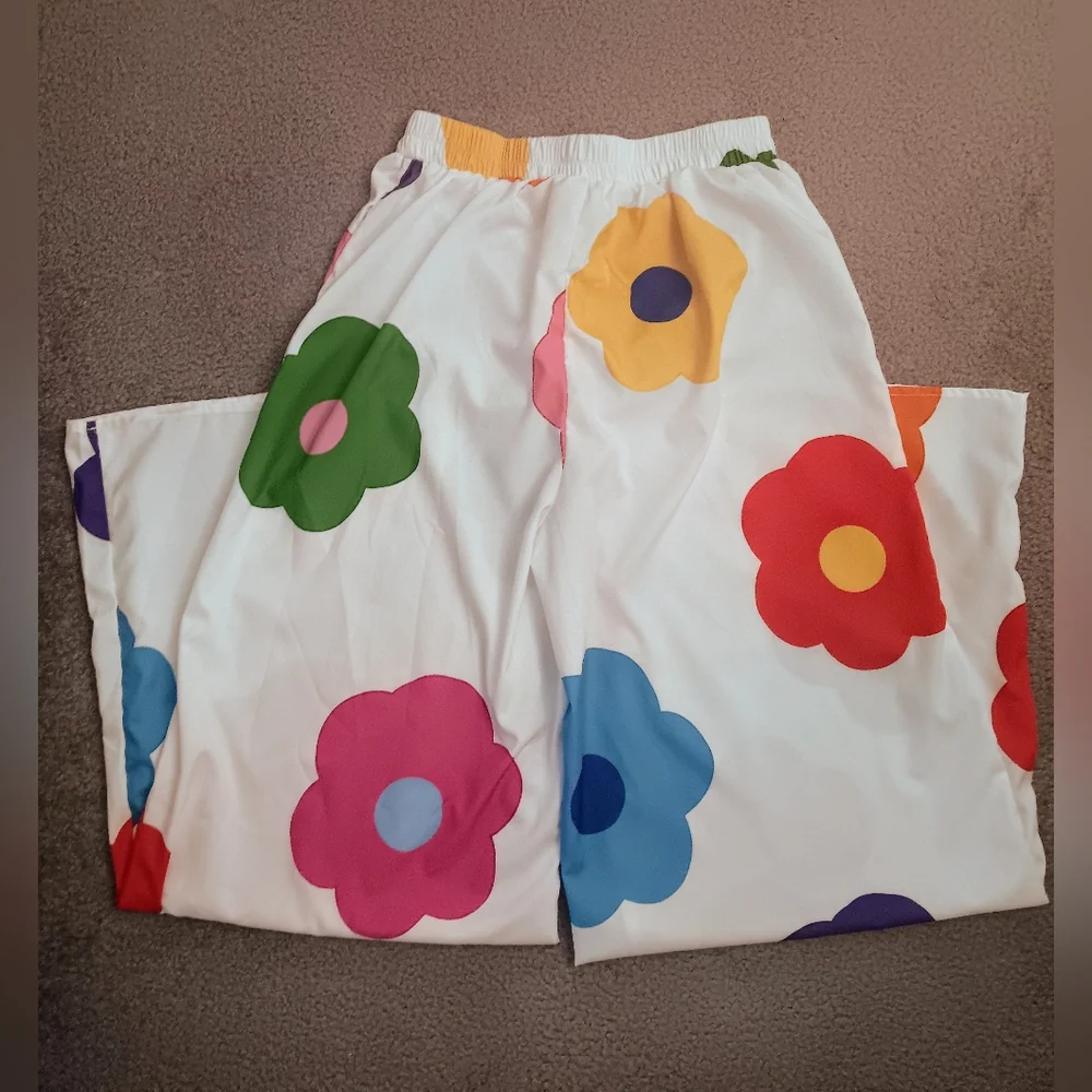 SHEIN White Wide Leg Pants with Bright Floral Print - Picture 5 of 6